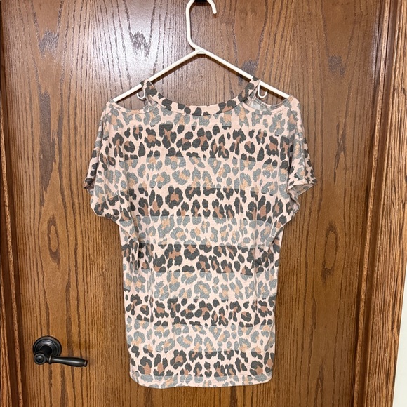 Leopard Print Women's Top - Picture 2 of 4